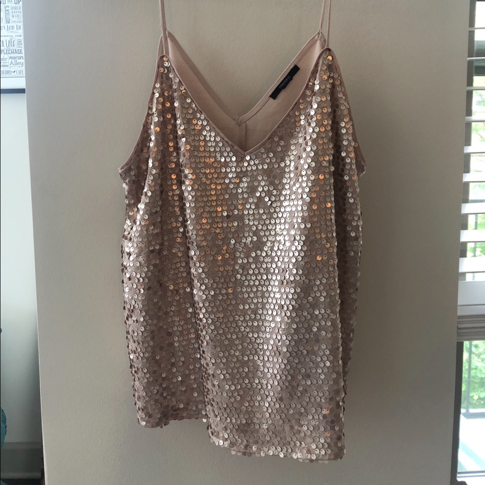 Tops - Picture 3 of 8